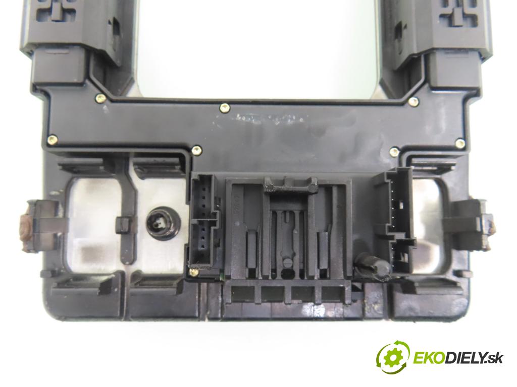 MERCEDES-BENZ KLASA E (W210) SEDAN 2001 105,00 2.2 CDI 143 - OM 611.961 2148,00 Lišta dosky palubnej A2106802136 ; 210820651