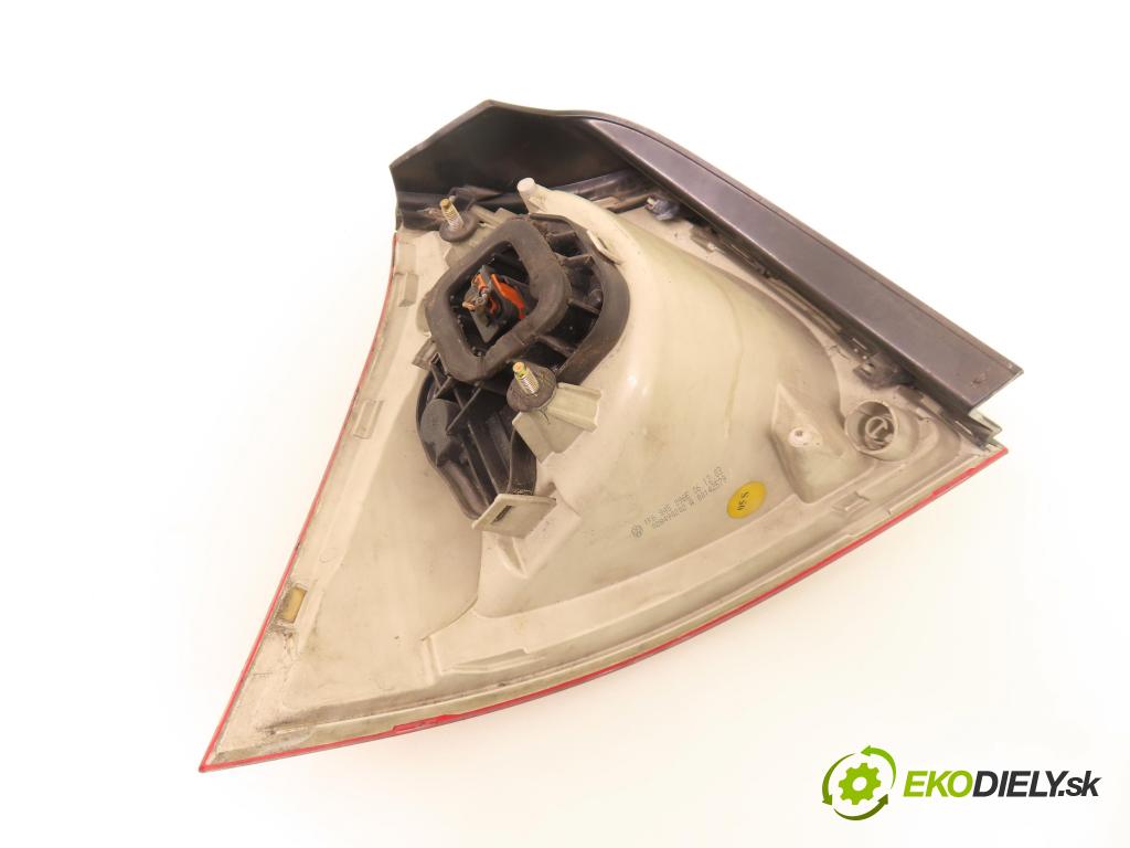 VW GOLF V (1K1) HB 2004 103,00 2.0 TDI 16V - BKD 1968,00 světlo pravé zadní 1K6945096E ; 028490202