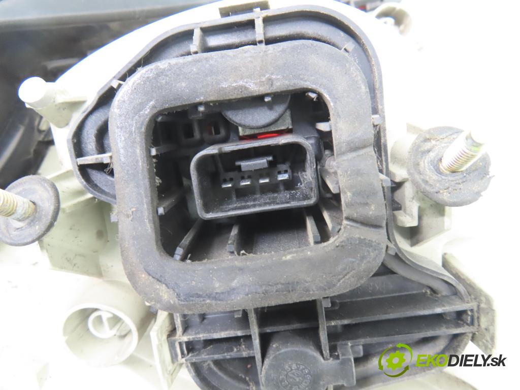 VW GOLF V (1K1) HB 2004 103,00 2.0 TDI 16V - BKD 1968,00 Svetlo pravé zadné 1K6945096E ; 028490202