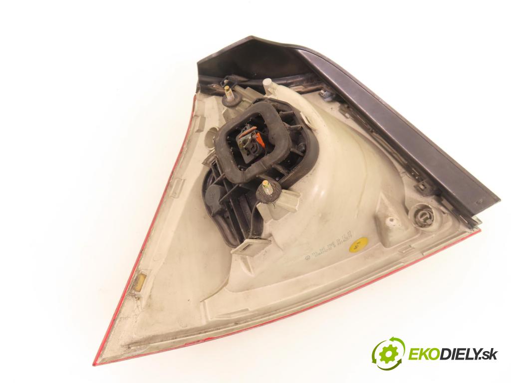 VW GOLF V (1K1) HB 2004 103,00 2.0 TDI 16V - BKD 1968,00 Svetlo pravé zadné 1K6945096E ; 028490202