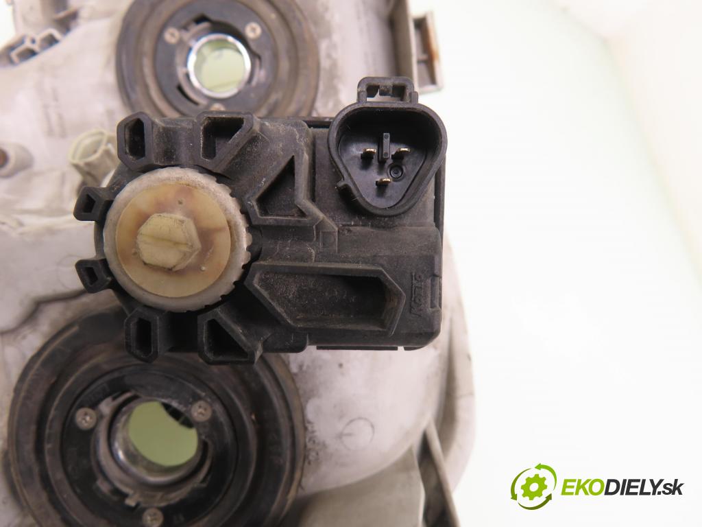 TOYOTA COROLLA Verso (_E12_) MINIVAN 2004 99,00 1.8 VVT-i 135 (ZZE122_) - 1ZZ-FE 1794,00 světlo LP