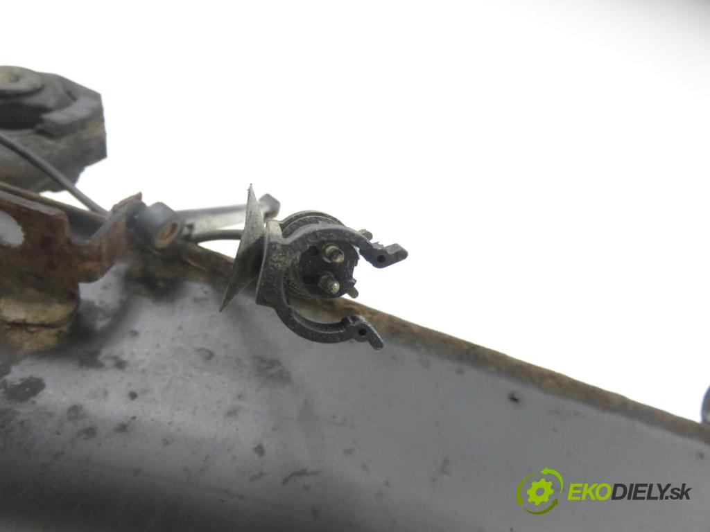 RENAULT LAGUNA I (B56_, 556_) LIFTBACK 1996 79,00 1.6 16V (B568, B561) - K4M 720 1598,00 výztuha zadní část ABS 