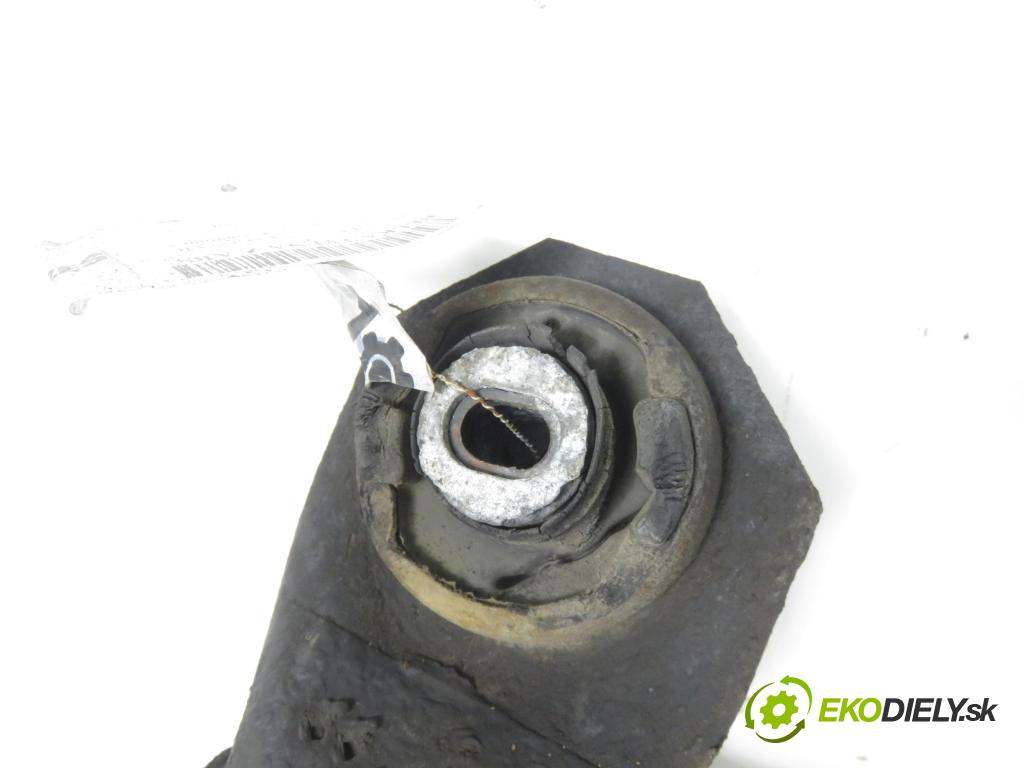 RENAULT LAGUNA I (B56_, 556_) LIFTBACK 1996 79,00 1.6 16V (B568, B561) - K4M 720 1598,00 výztuha zadní část ABS