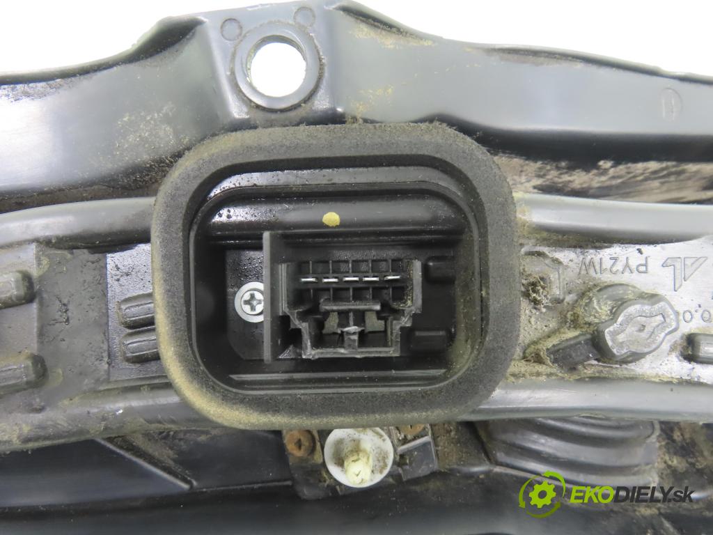 FIAT PANDA (169_) HB 2005 40,00 1.1 54 - 187 A1.000 1108,00 Svetlo pravé zadné 280202 ; 51705458