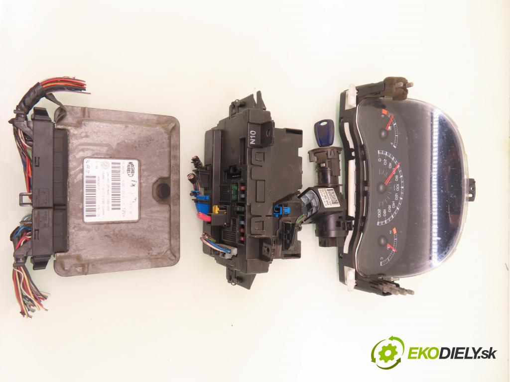 FIAT PANDA (169_) HB 2005 40,00 1.1 54 - 187 A1.000 1108,00 spinačka / imobilizéra IMMO / Riadiaca jednotka 55196259 ; 51740048 ; 00468453610