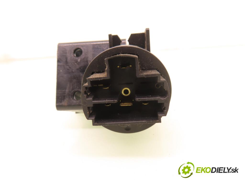 FIAT PANDA (169_) HB 2005 40,00 1.1 54 - 187 A1.000 1108,00 spinačka / imobilizéra IMMO / Riadiaca jednotka 55196259 ; 51740048 ; 00468453610