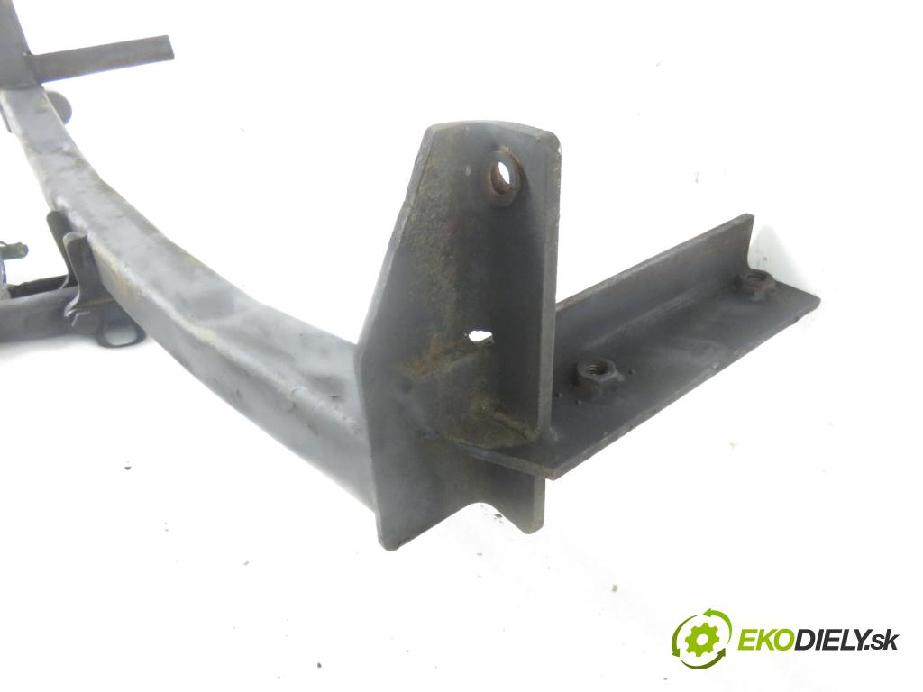 VW POLO CLASSIC (6V2) SEDAN 1996 44,00 1.4 60 - AEX 1390,00 Hák