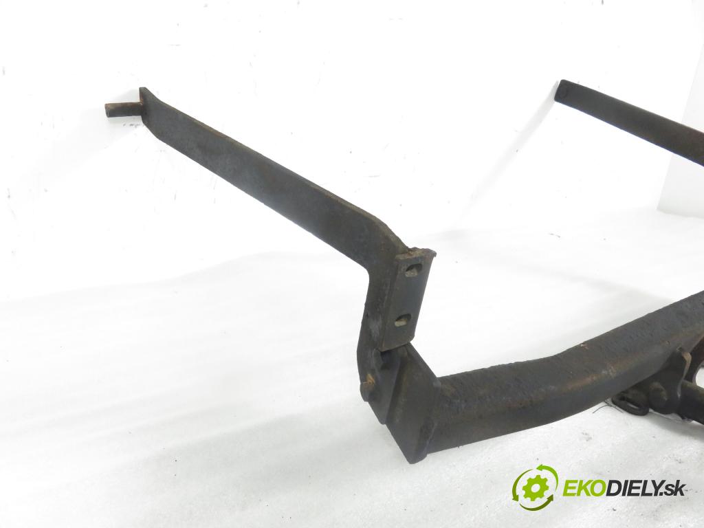 RENAULT LAGUNA I (B56_, 556_) LIFTBACK 1996 79,00 1.6 16V (B568, B561) - K4M 720 1598,00 Hák