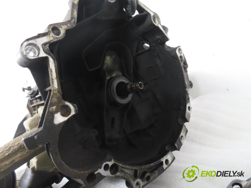 AUDI A6 Avant (4B5, C5) KOMBI 2000 142,00 2.8 - AMX 2771,00 preloženie DVZ ; 4B0612105A ; 4B0407272C