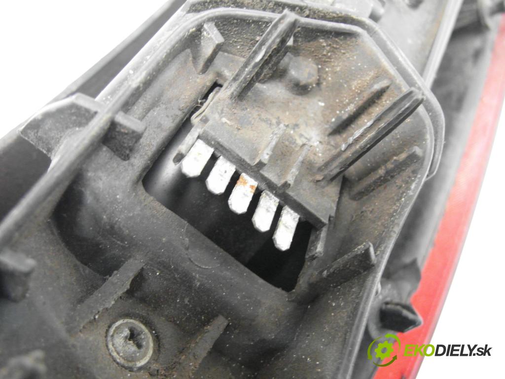 OPEL CORSA C (X01) HB 2004 55,00 1.2 16V 75 - Z 12 XE 1199,00 Svetlo ľavé zadné 89302171