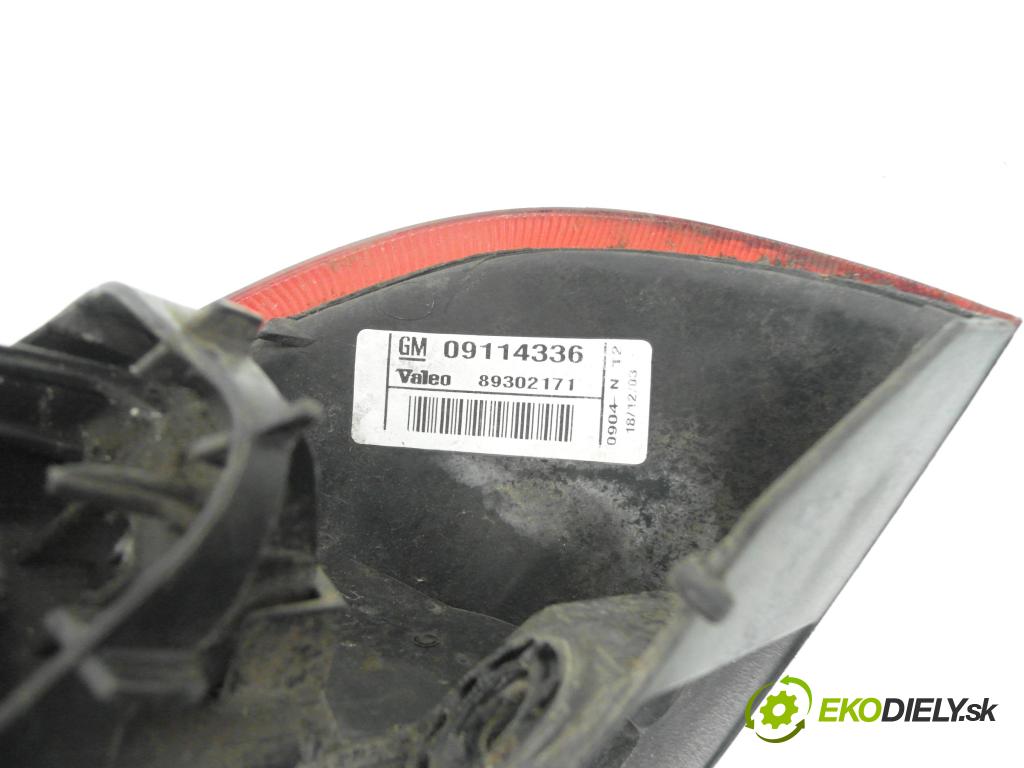 OPEL CORSA C (X01) HB 2004 55,00 1.2 16V 75 - Z 12 XE 1199,00 Svetlo ľavé zadné 89302171