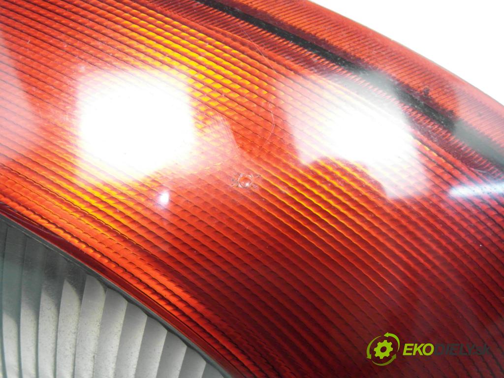 OPEL CORSA C (X01) HB 2004 55,00 1.2 16V 75 - Z 12 XE 1199,00 Svetlo ľavé zadné 89302171