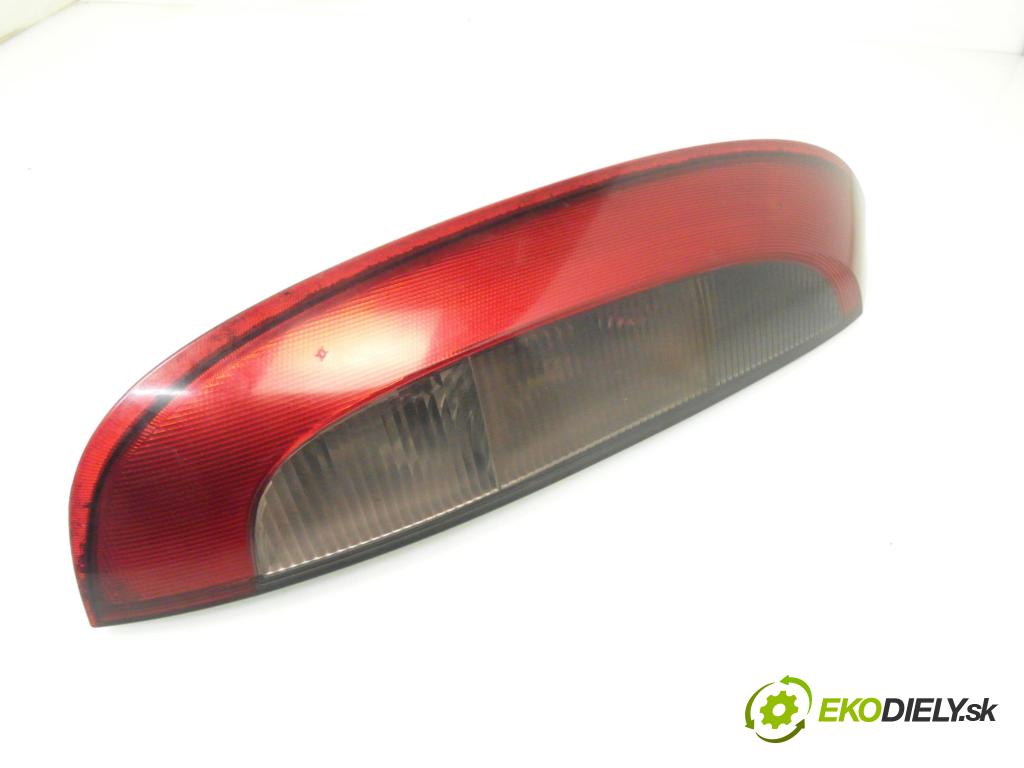 OPEL CORSA C (X01) HB 2004 55,00 1.2 16V 75 - Z 12 XE 1199,00 Svetlo ľavé zadné 89302171