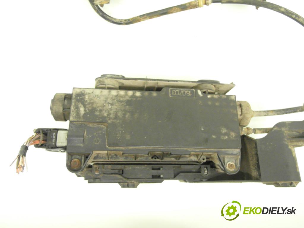 RENAULT SCENIC II (JM0/1_) MINIVAN 2003 83,00 1.6 (JM0C, JM0J, JM1B) - K4M 782 1598,00 BRZDA: ručny elektrický 8200311379