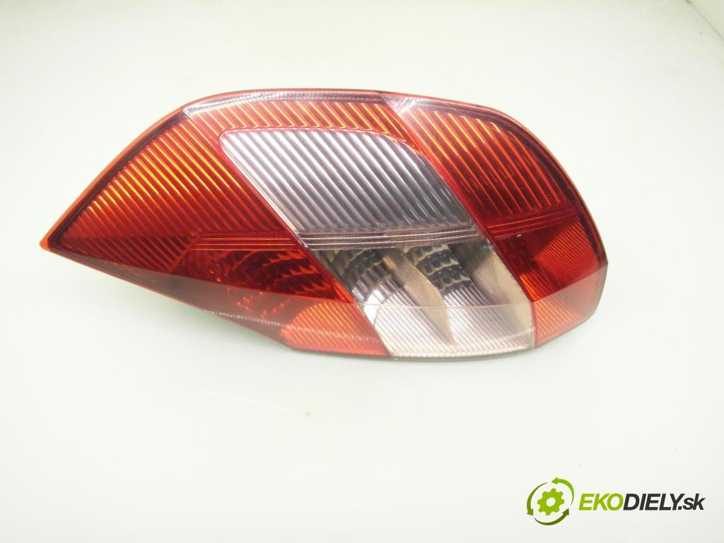 RENAULT SCENIC II (JM0/1_) MINIVAN 2005 74,00 1.5 dCi 101 - K9K 728 1461,00 světlo levé zadní 8200127702E ; 2SK00865902