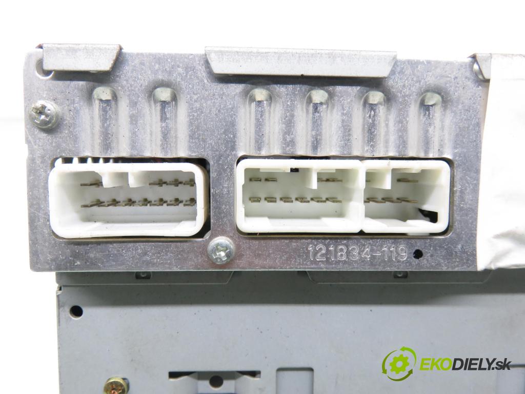 TOYOTA YARIS (_P1_) HB 2000 50,00 1.0 VVT- i 68 - 1SZ-FE 998,00 RADIO 861200D020 ; 8611052021B0 ; TF0411