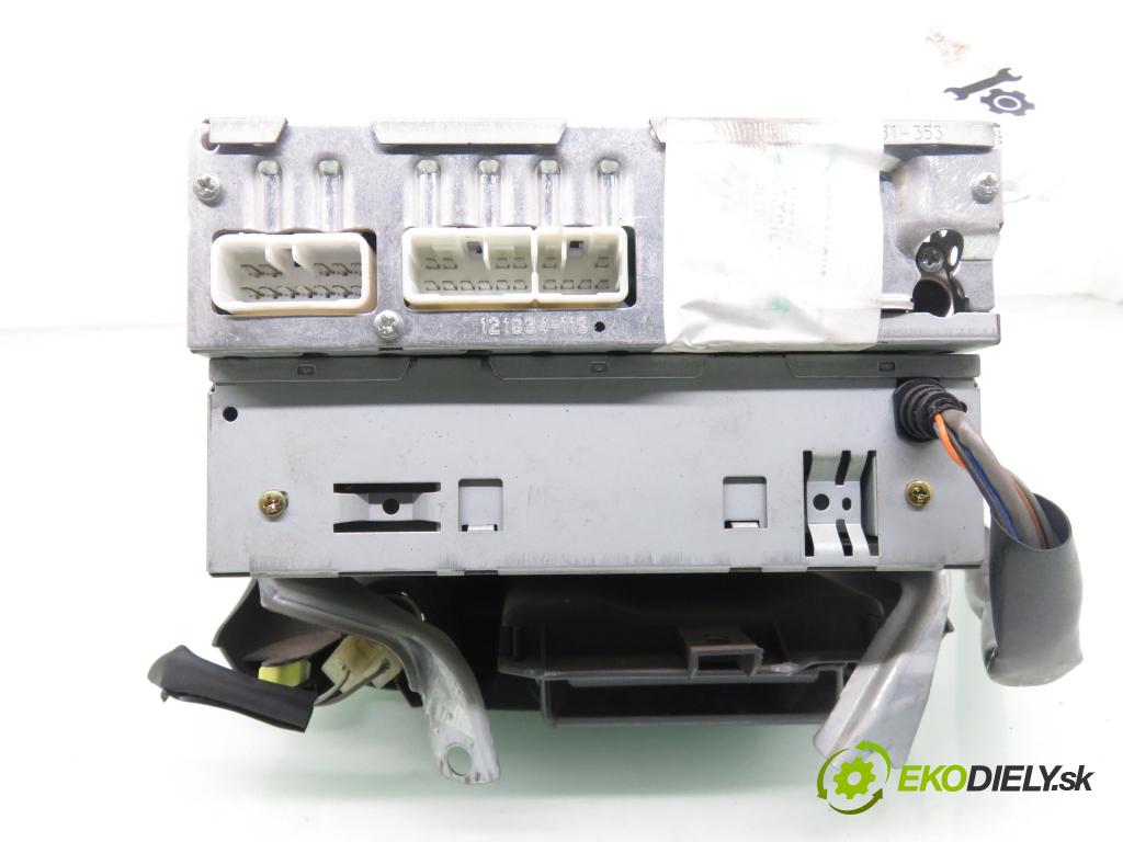 TOYOTA YARIS (_P1_) HB 2000 50,00 1.0 VVT- i 68 - 1SZ-FE 998,00 RADIO 861200D020 ; 8611052021B0 ; TF0411