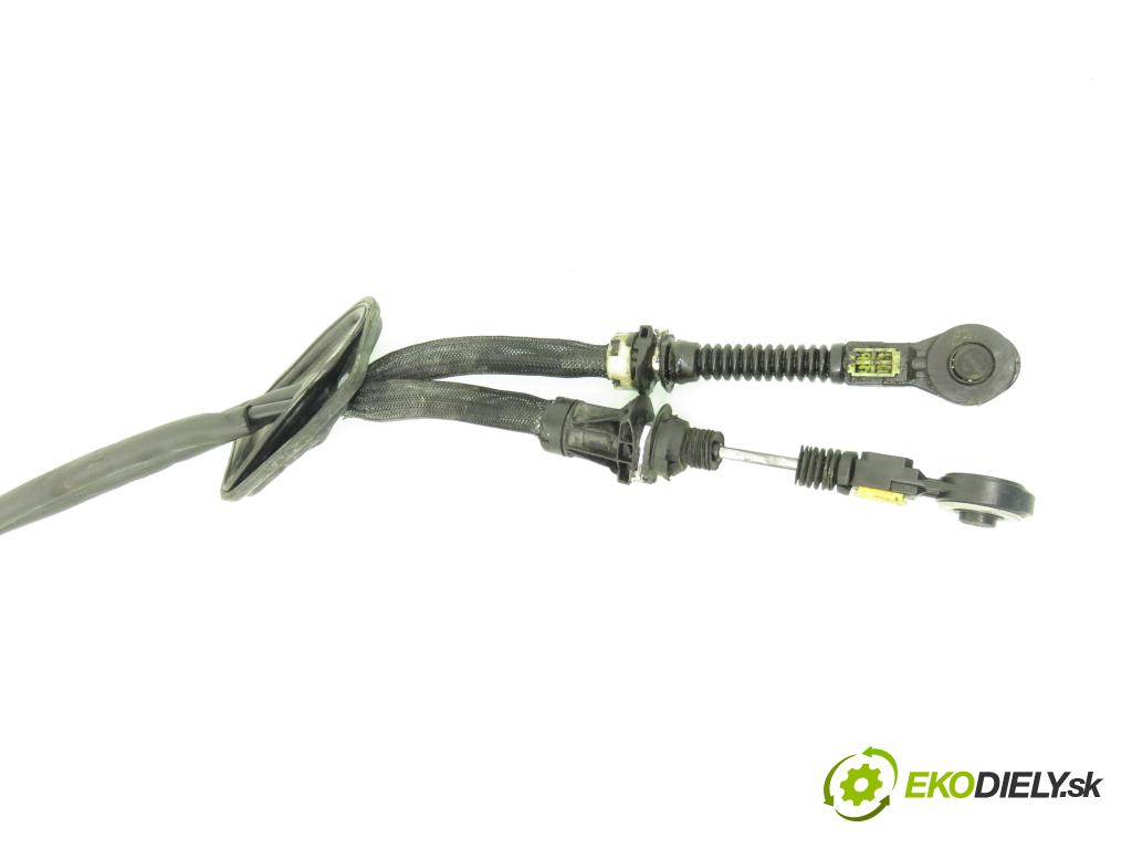 CITROEN XSARA PICASSO (N68) MINIVAN 2000 85,00 1.8 16V - 6FZ (EW7J4) 1749,00 ZVEDÁK: 3579601