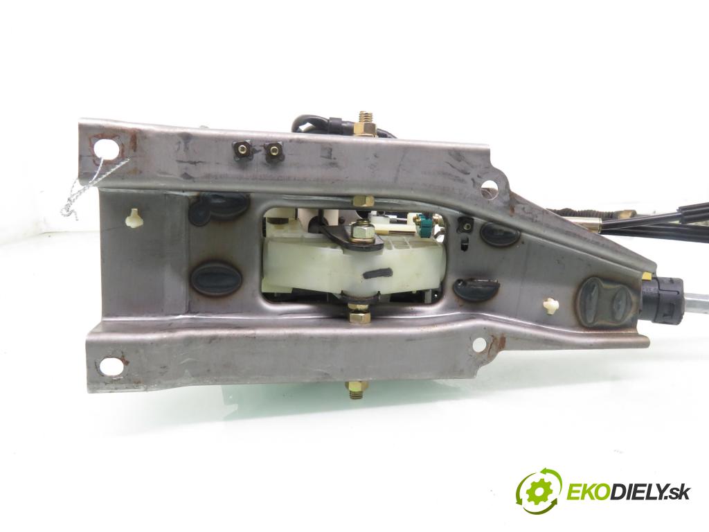 MITSUBISHI SPACE STAR nadwozie wielkoprzestrzenne (MPV) (DG_A) HB 2003 72,00 1.6 16V (DG3A) 98 - 4G18 1584,00 ZVEDÁK: