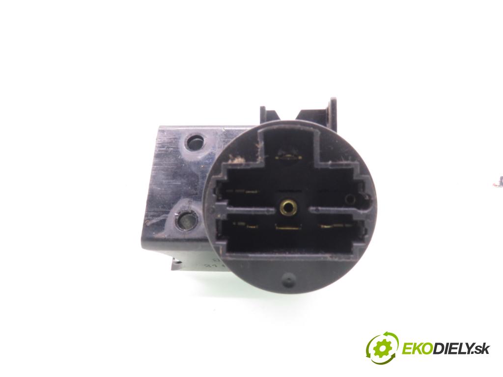 FIAT PANDA (169_) HB 2004 40,00 1.1 54 - 187 A1.000 1108,00 spínačka / imobilizéra IMMO / řídící jednotka 55196260 ; S118578020F ; 00468453610