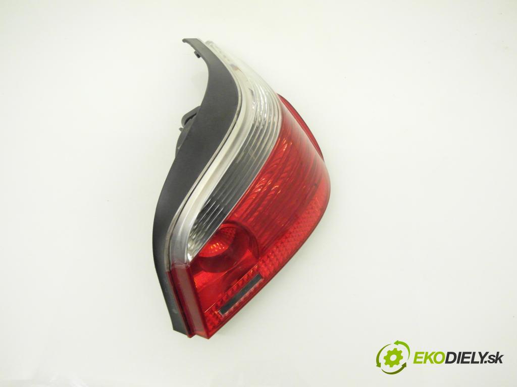 BMW 5 (E60) SEDAN 2006 120,00 520 d - M47 D20 (204D4) 1995,00 Svetlo pravé zadné 6910768