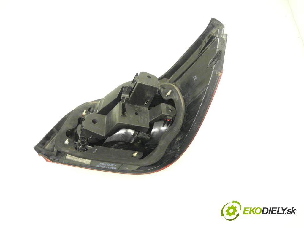 BMW 5 (E60) SEDAN 2006 120,00 520 d - M47 D20 (204D4) 1995,00 světlo levé zadní 6910767