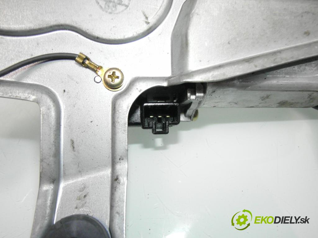TOYOTA COROLLA Verso (_E12_) MINIVAN 2002 66,00 2.0 D-4D (CDE120_) - 1CD-FTV 1995,00 Motorček stierače zadné 851300F010 ; 2596001021