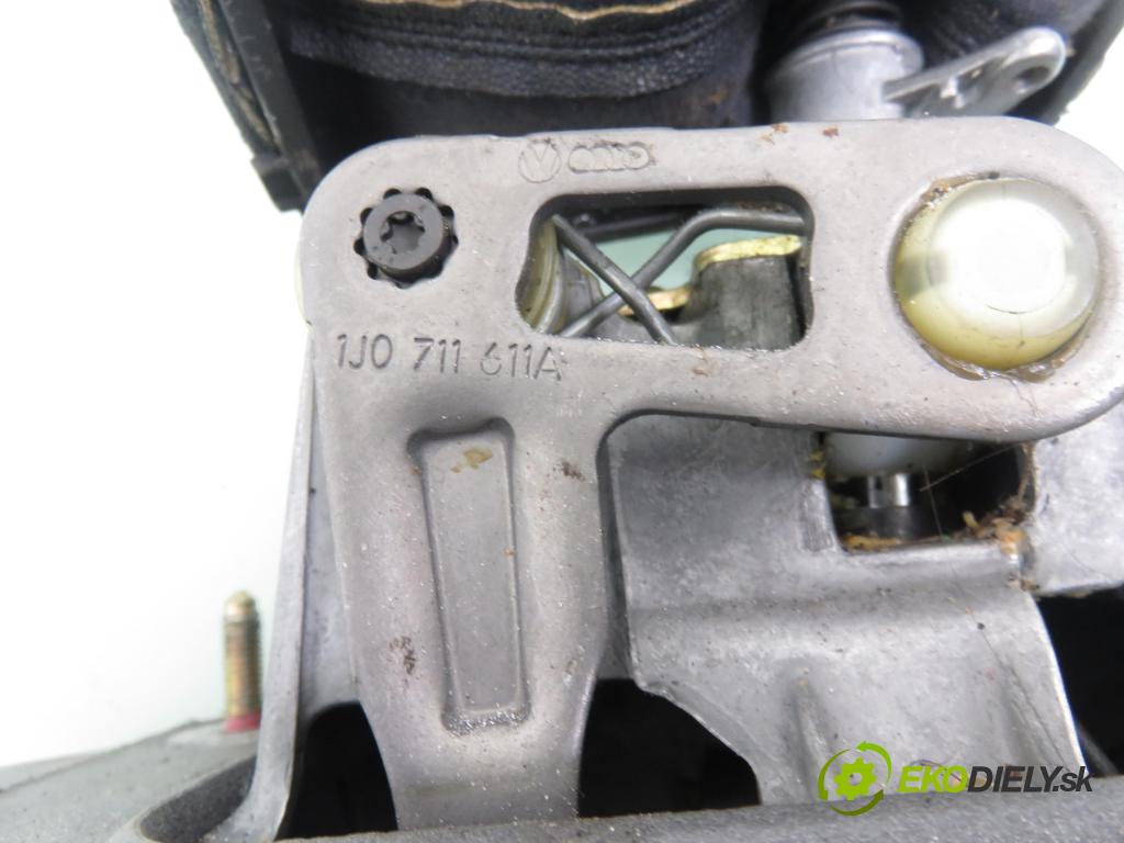 SKODA FABIA I Combi (6Y5) KOMBI 2001 74,00 1.9 TDI - ATD 1896,00 ZVEDÁK: 6Q0711061 ; 1J0711611A