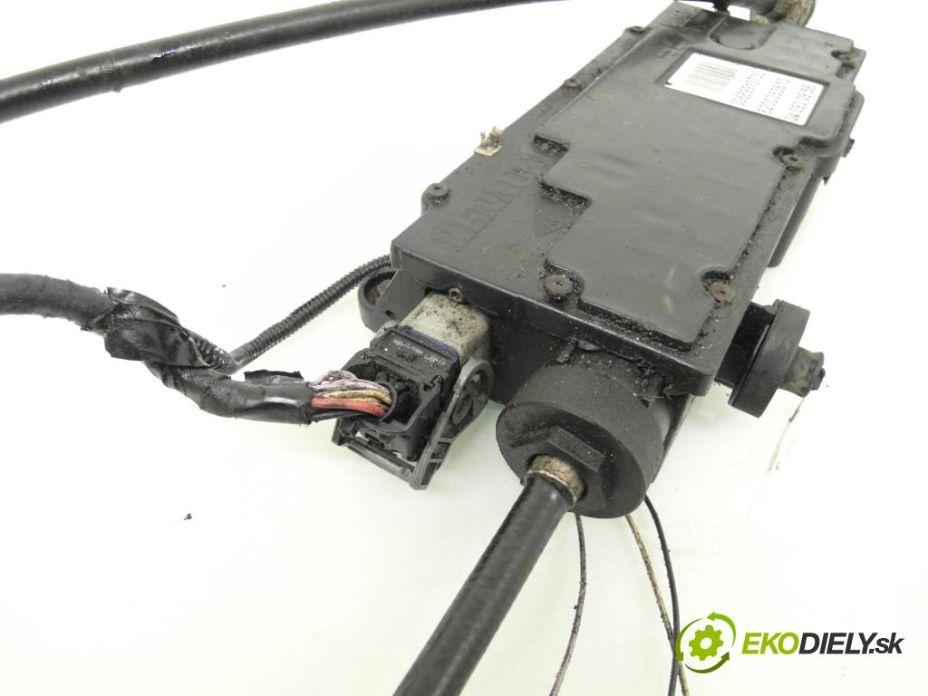 RENAULT SCENIC II (JM0/1_) MINIVAN 2006 110,00 2.0 dCi (JM1K) - M9R 700 1995,00 BRZDA: ručny elektrický 8200353610