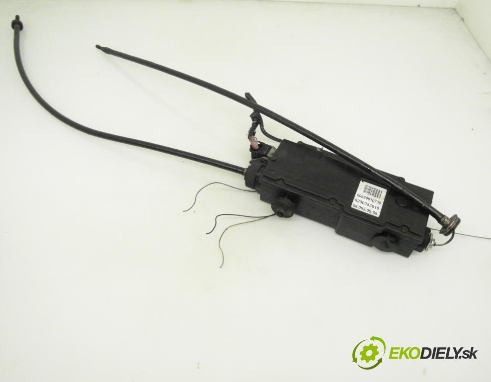 RENAULT SCENIC II (JM0/1_) MINIVAN 2006 110,00 2.0 dCi (JM1K) - M9R 700 1995,00 BRZDA: ručny elektrický 8200353610