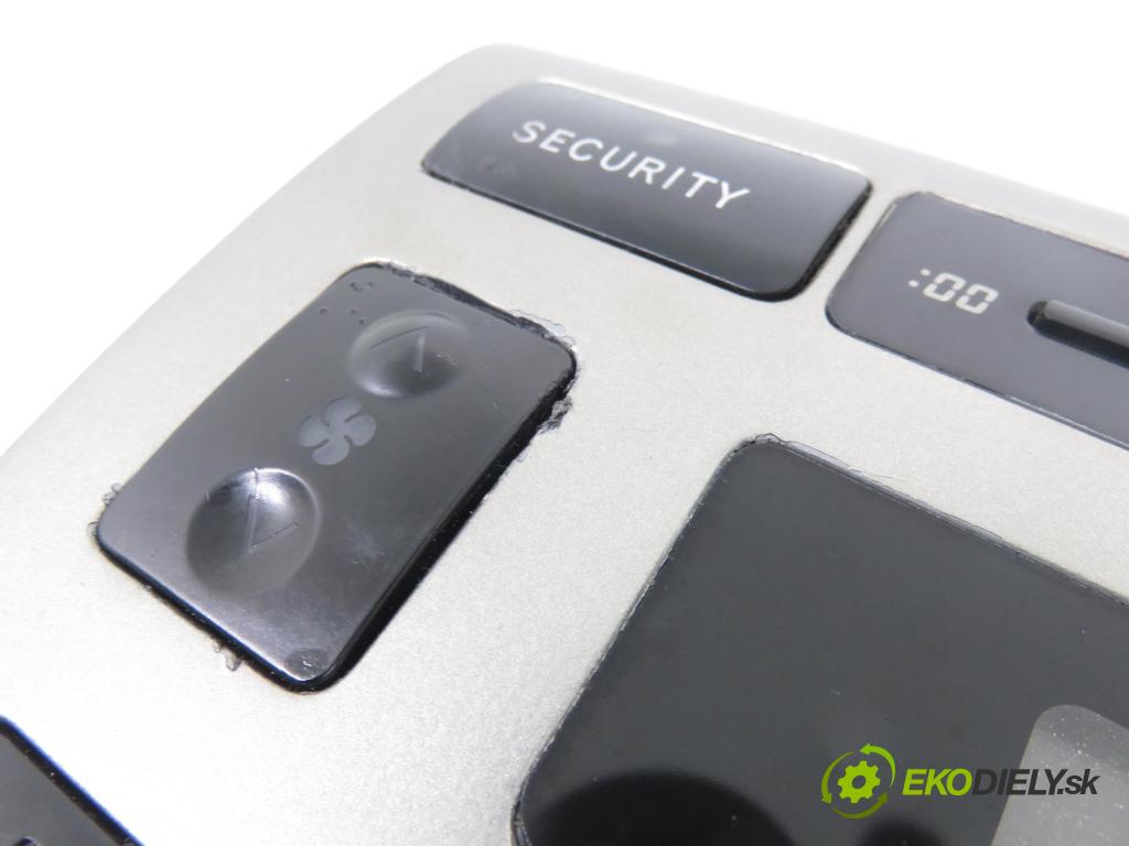 TOYOTA COROLLA (_E12_) HB 2003 81,00 1.6 VVT-i (ZZE121_) - 3ZZ-FE 1598,00 Panel kúrenia KLIMATIZACE: 8865013030 ; 1773005812