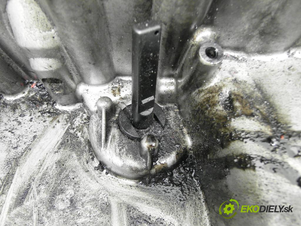 BMW 3 Touring (E46) KOMBI 2004 110,00 320 d 150 - M47 D20 (204D4) 1995,00 Vaňa olejová 77869940 ; 7508003 (Olejová vaňa)