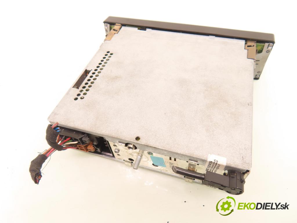 AUDI A6 (4B2, C5) SEDAN 1997 121,00 2.4 V6 165 - ALF 2393,00 RADIO CD 4B0035186E