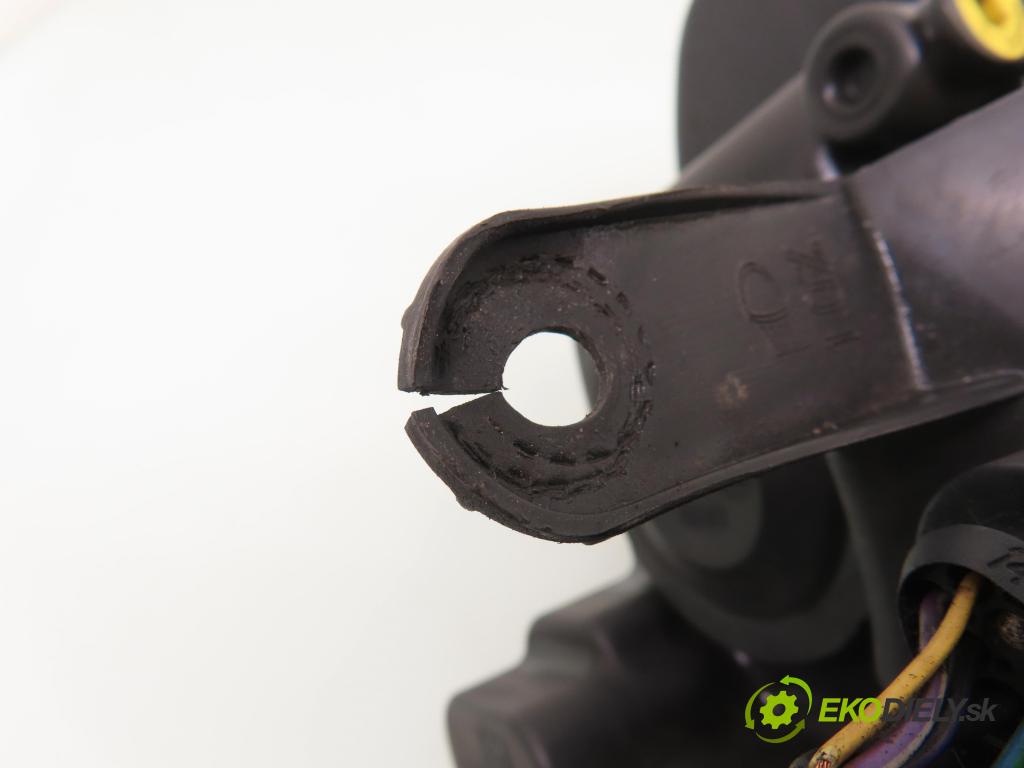 FORD S-MAX (WA6) MINIVAN 2008 103,00 2.0 TDCi - QXWB 1997,00 světlo PP 6M2113W029AH ; 1EJ00925002