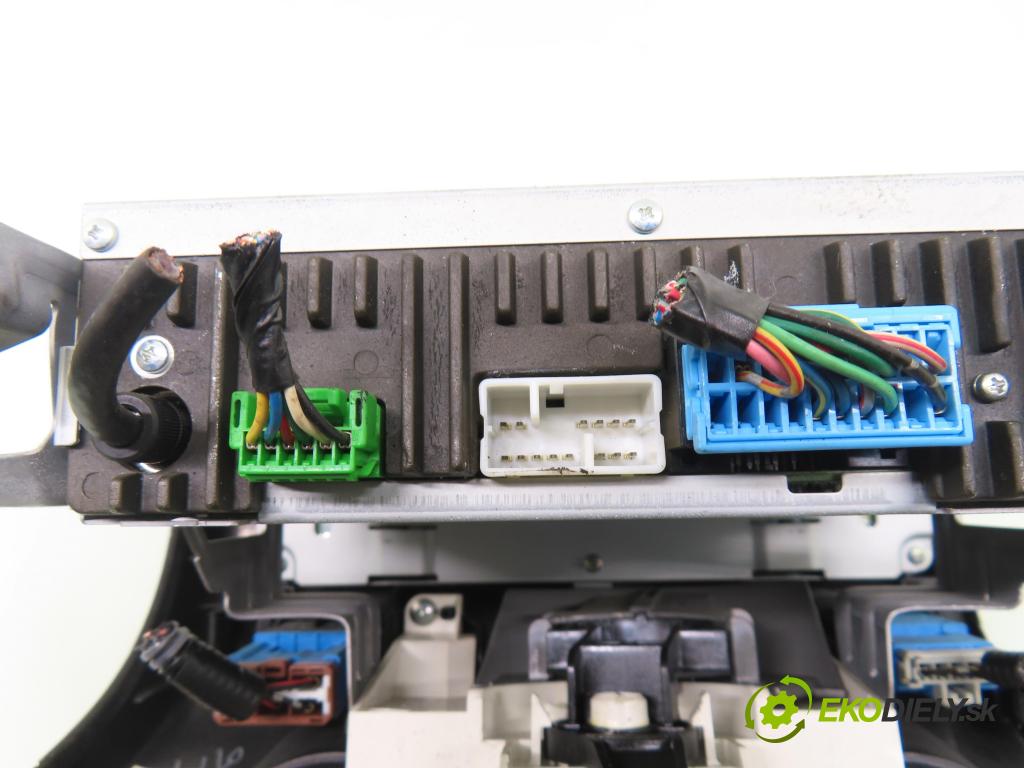 HONDA JAZZ II (GD_, GE3, GE2) HB 2007 57,00 1.2 i-DSI (GD5, GE2) - L12A1 1243,00 RADIO CD 39175SAAG120M1 ; 39100SAAG132N5