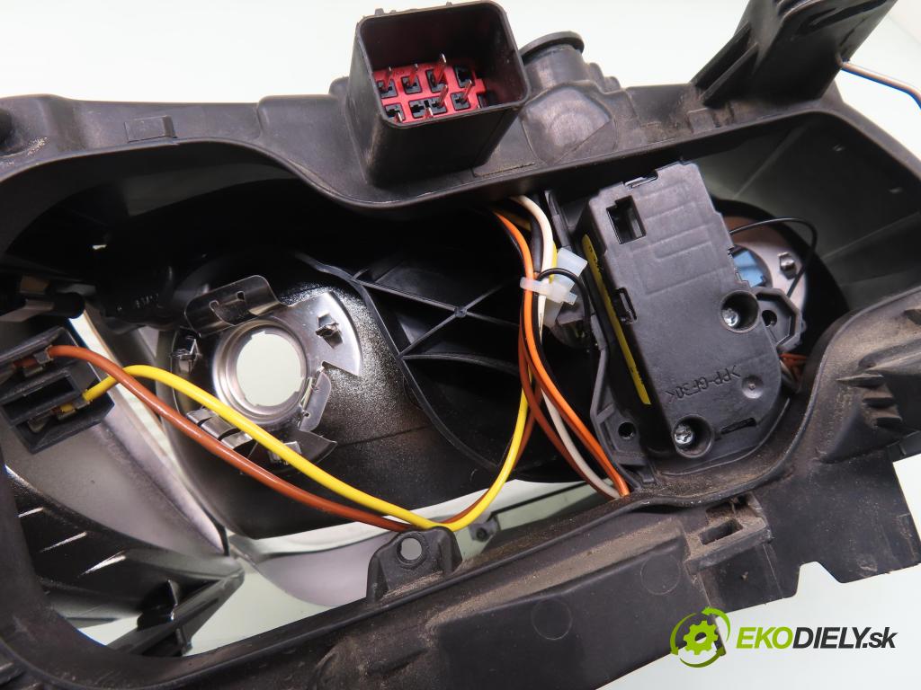 VOLVO S80 II (AS) SEDAN 2009 107,00 2.0 FlexFuel - B 4204 S4 1999,00 světlo LP 31214351