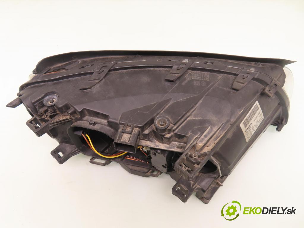 VOLVO S80 II (AS) SEDAN 2009 107,00 2.0 FlexFuel - B 4204 S4 1999,00 světlo LP 31214351