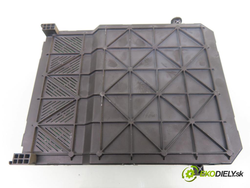 PEUGEOT 206 liftback (2A/C) HB 2001 50,00 1.4 HDi 8V 70 - 8HX 1398,00 MODUL BSI S118085210D ; 9645747480