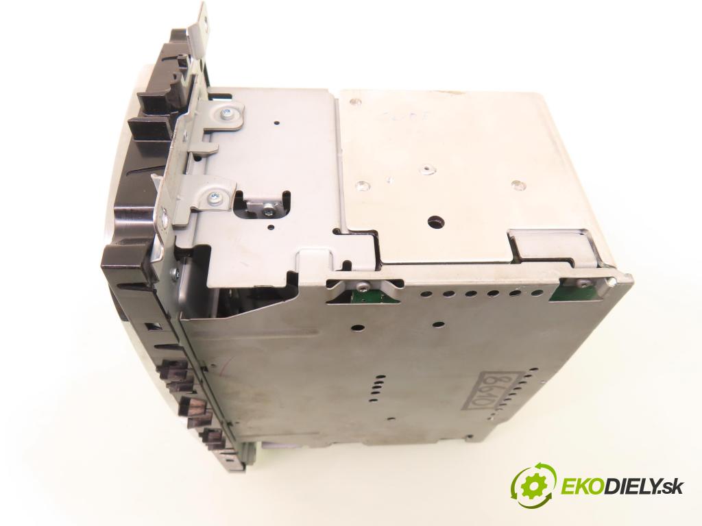 FORD S-MAX (WA6) MINIVAN 2008 103,00 2.0 TDCi - QXWB 1997,00 RADIO CD 8S7T18C815AA