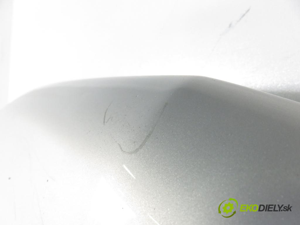 OPEL ASTRA H (A04) HB 2005 77,00 1.6 - Z 16 XEP 1598,00 Kapota  (Kapota)