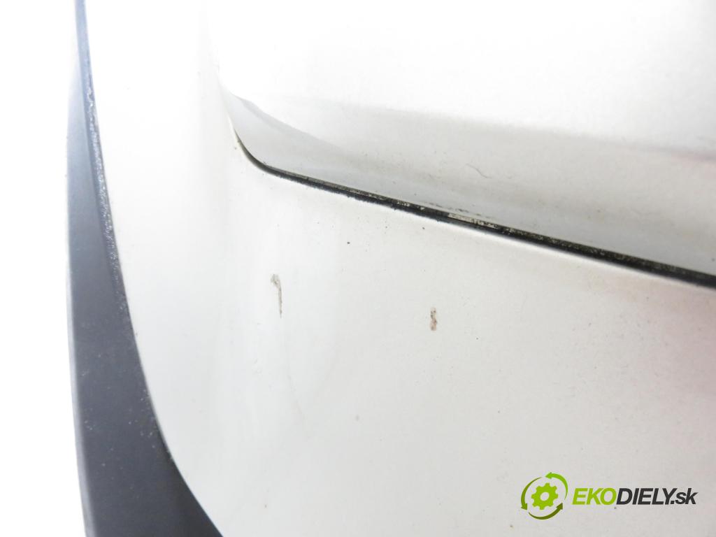 OPEL ASTRA H (A04) HB 2005 77,00 1.6 - Z 16 XEP 1598,00 Nárazník zadný