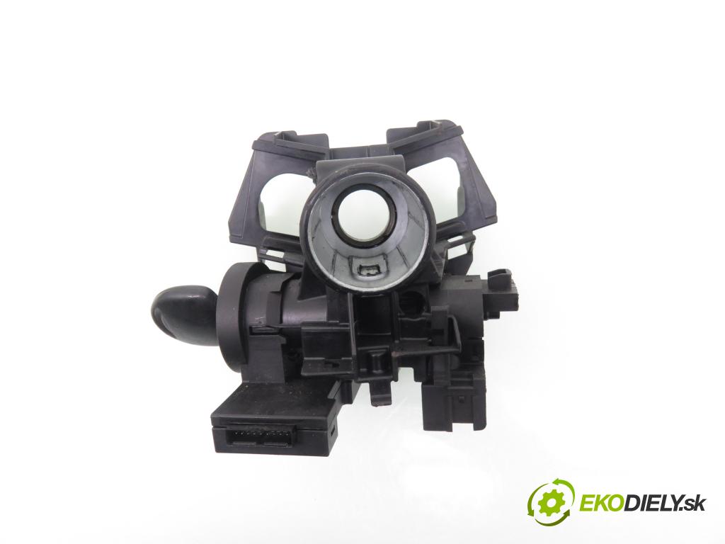 OPEL CORSA C (X01) HB 2002 44,00 1 - Z 10 XEP 998,00 spinačka / imobilizéra IMMO / Riadiaca jednotka 0261207960 ; 55350551 ; 24467902