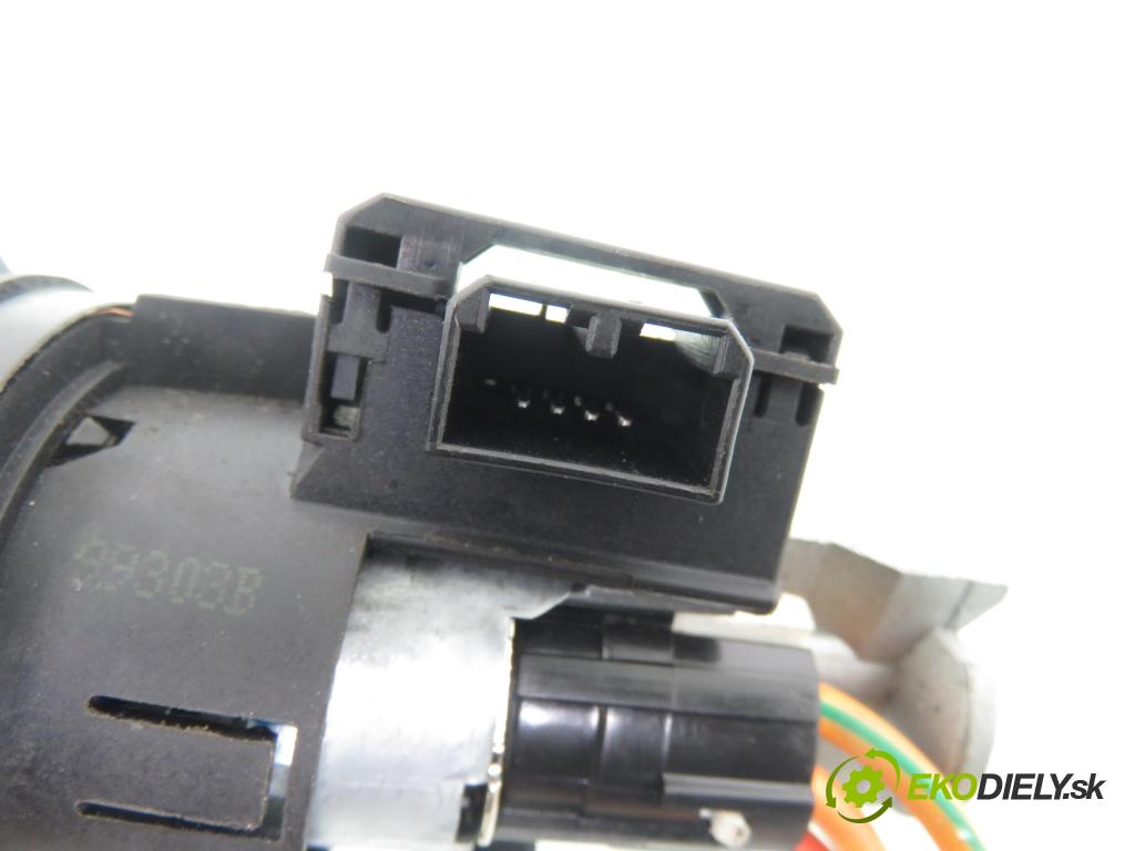 RENAULT MEGANE I (BA0/1_) LIFTBACK 1999 79,00 1.6 16V 107 - K4M 708 1598,00 spinačka / imobilizéra IMMO / Riadiaca jednotka 8200035891 ; 7700110471 ; 8200029340