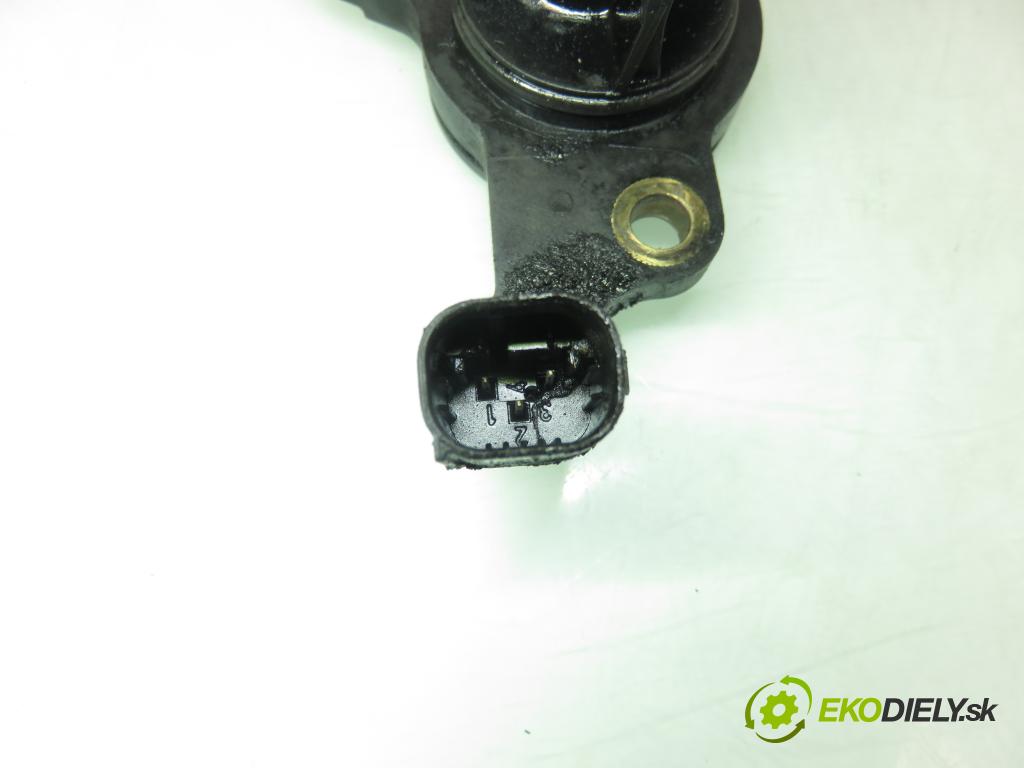 MERCEDES-BENZ KLASA E (W210) SEDAN 2001 105,00 2.2 CDI 143 - OM 611.961 2148,00 Snímač oleja A0061533028 ; 25571304