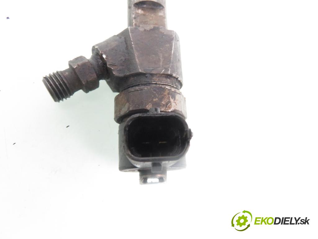 OPEL VECTRA C Kombi (Z02) KOMBI 2006 110,00 1.9 CDTI - Z 19 DTH 1910,00 vstřikovač 0445110159 (Vstřikovač paliva)