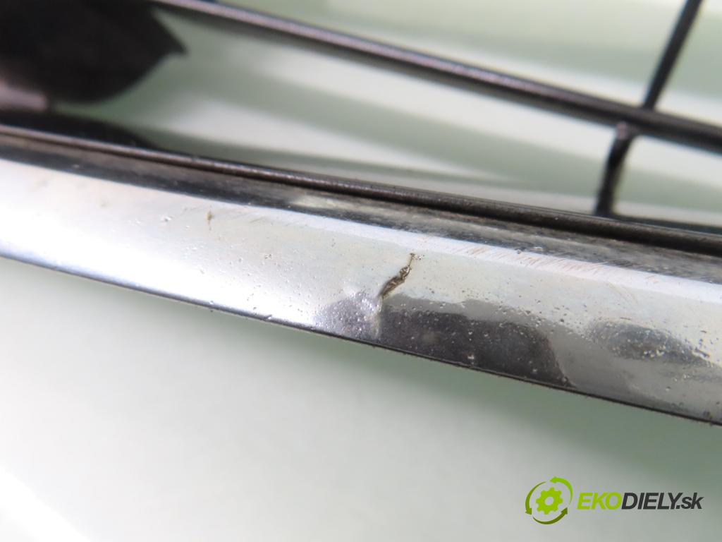 HONDA ACCORD VII (CL, CN) SEDAN 2005 140,00 2.4 (CL9) - K24A3 2354,00 mřížka / maska 