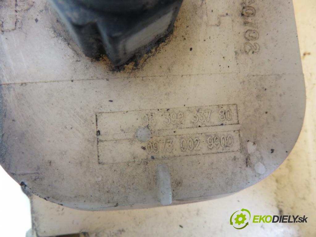 PEUGEOT 307 (3A/C) HB 2005 66,00 1.6 HDi 90 - 9HX (DV6ATED4) 1560,00 Nádržka KAPALINA: FAP 10012600100 ; 9639233780