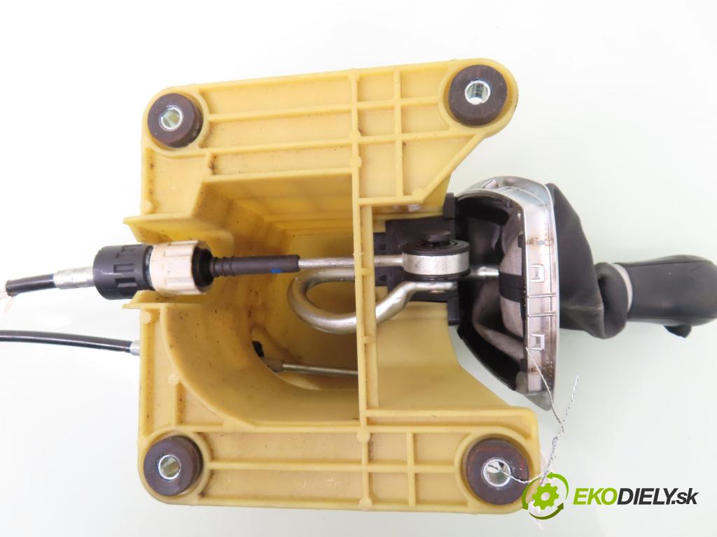 FORD C-MAX (DM2) MINIVAN 2007 85,00 1.8 TDCi 115 1753,00 ZVEDÁK: 3M5R7K397HD