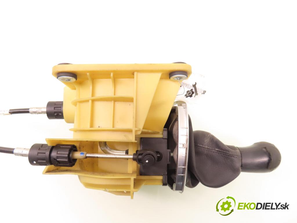 FORD C-MAX (DM2) MINIVAN 2007 85,00 1.8 TDCi 115 1753,00 ZVEDÁK: 3M5R7K397HD