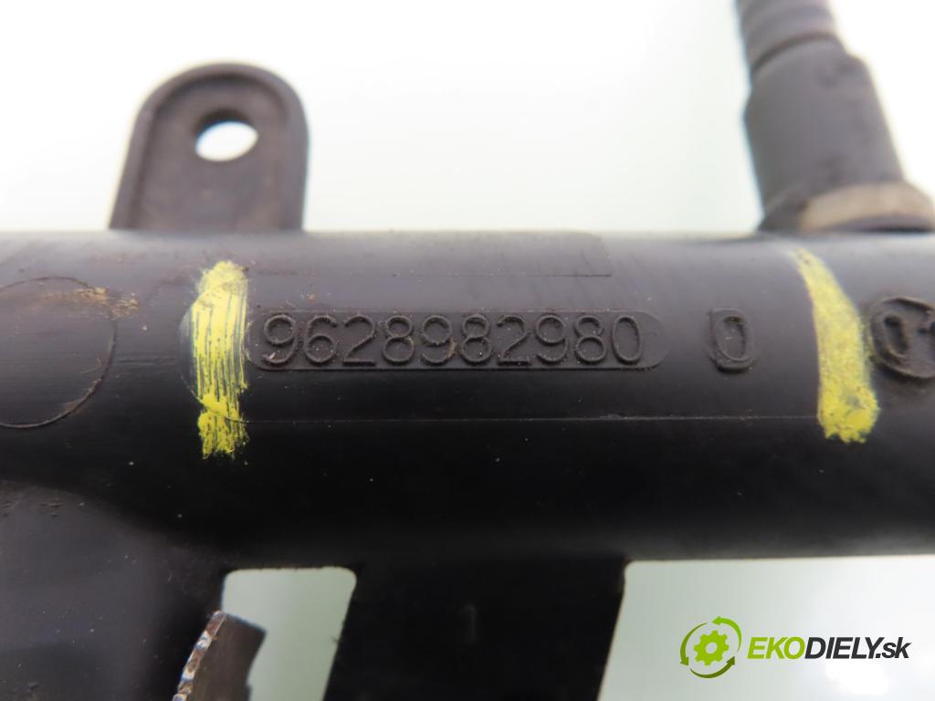 CITROEN BERLINGO / BERLINGO FIRST nadwozie wielkoprzestrzenne (MPV) KOMBIVAN 1999 55,00 1.4 i 75 - KFW 1360,00 Lišta vstrekovacia 9628982980 ; 0280156025 (Vstrekovacia lišta)